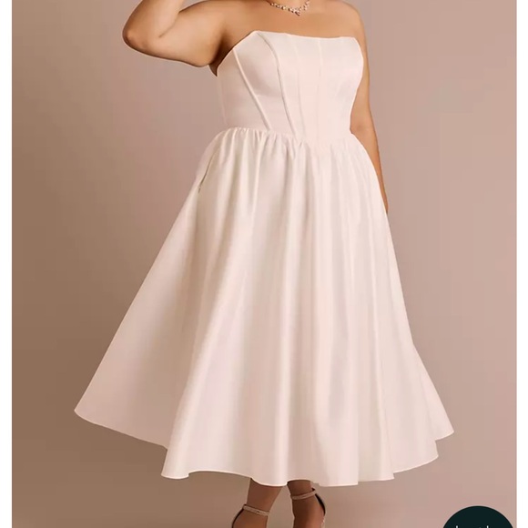 White A-line Strapless Wedding Dress for Bride - Picture 2 of 4